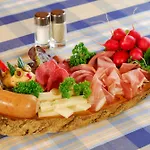 Pensión Zum Ott *